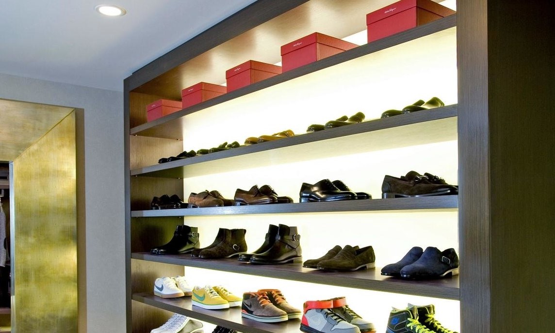 50 оттенков черного: продавцы обуви рассказали о предпочтениях россиян в зависимости от региона