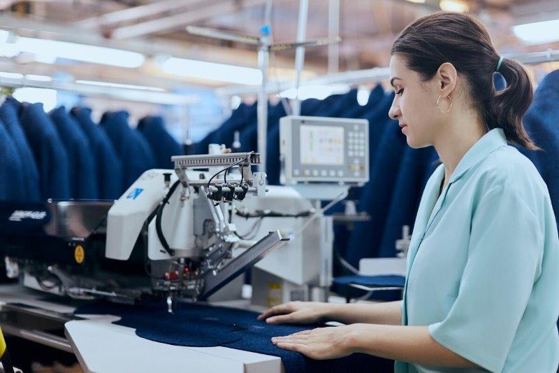 Швейная фабрика «Элис Фэшн Рус» увеличила производство продукции на 18% за счет внедрения технологий бережливого производства