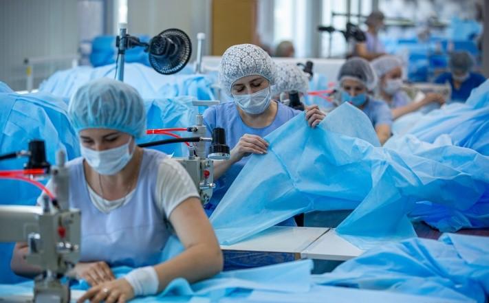 Новое производство медицинской одежды открылось в Новосибирской области