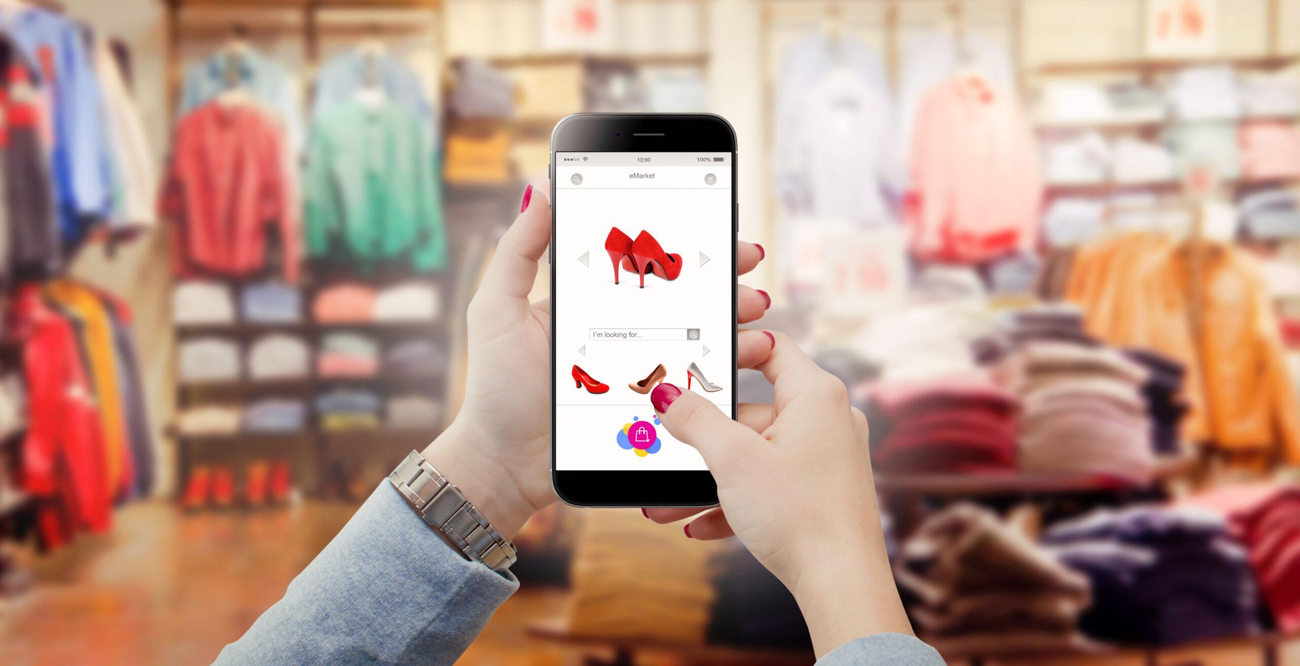 В 2020 году заказы в интернет-магазинах одежды и обуви выросли на 40%