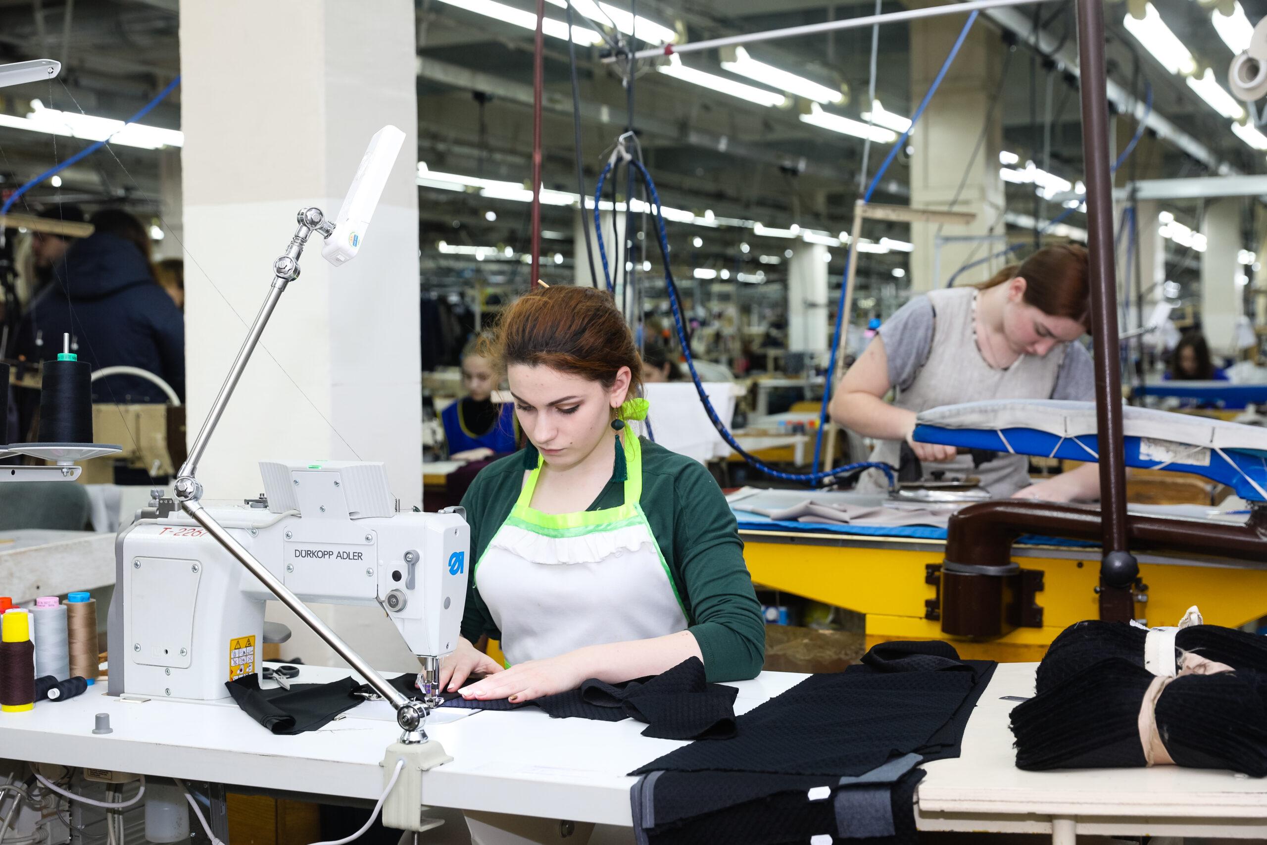 Чувашская швейная фабрика получит 22 млн рублей на модернизацию производства
